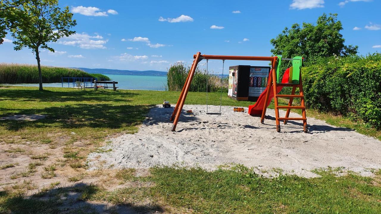 Wellapartman Zamárdi Exterior foto