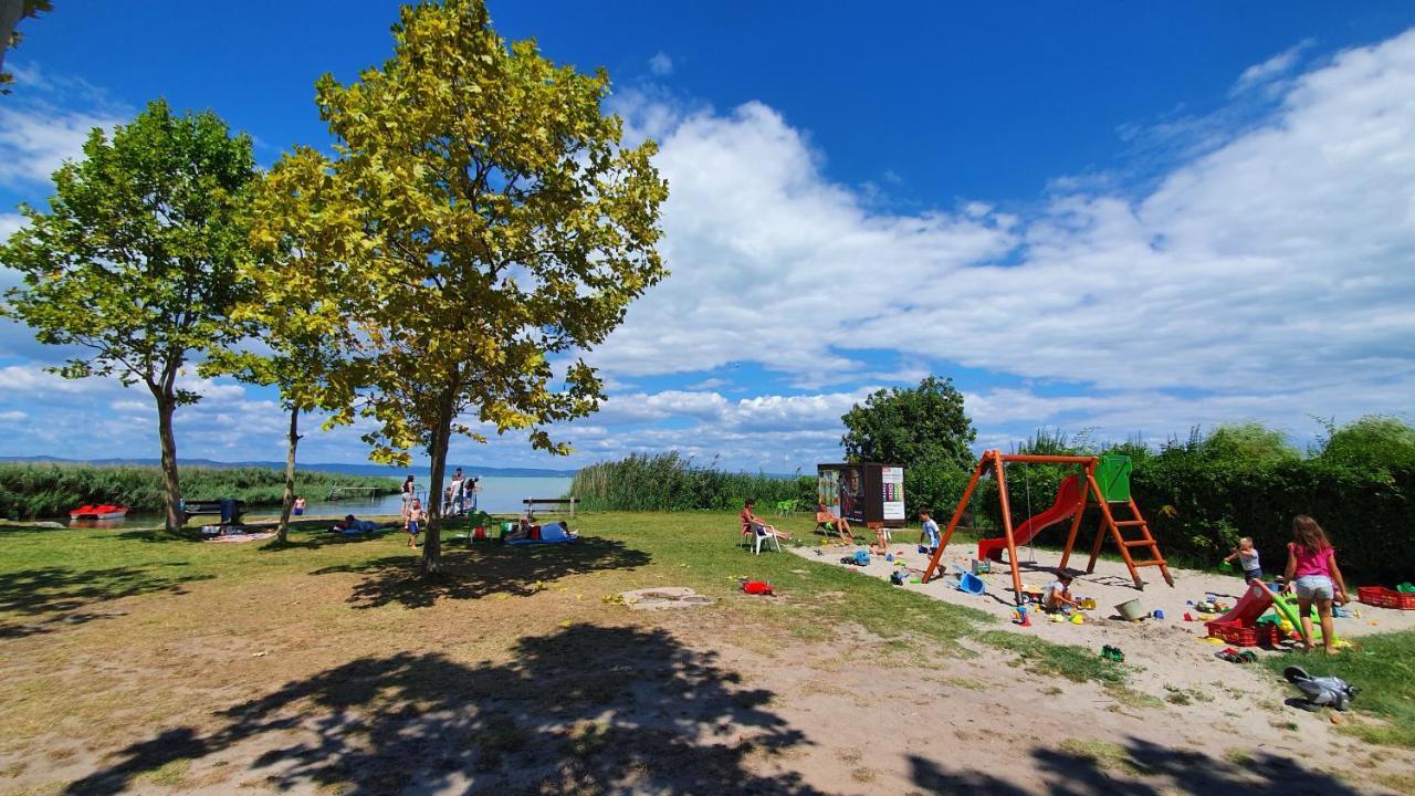 Wellapartman Zamárdi Exterior foto